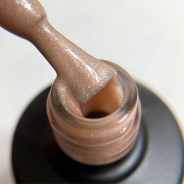 Гель-лак котяче око SAGA Professional Glow Cat №06, пісочно-бежевий, 10 мл