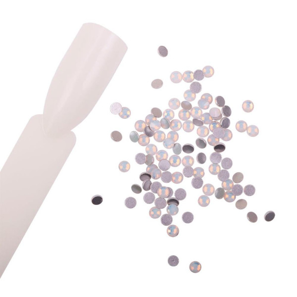 Стразы для ногтей Komilfo White Opal (размер 8), 100 шт
