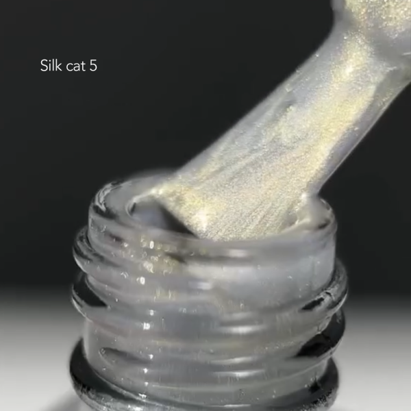 Гель-лак кошачий глаз SAGA Professional Silk Cat №05, с золотым отливом, 10 мл
