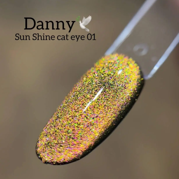 Гель-лак котяче око DANNY Sunshine Cat Eye №01, прозорий із золотистими блискітками, 12 мл