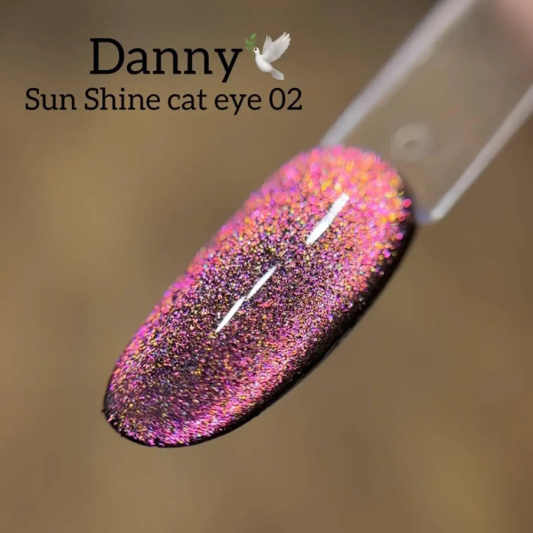 Гель-лак кошачий глаз DANNY Sunshine Cat Eye №02,прозрачный с малиново-золотистыми блестками,12 мл