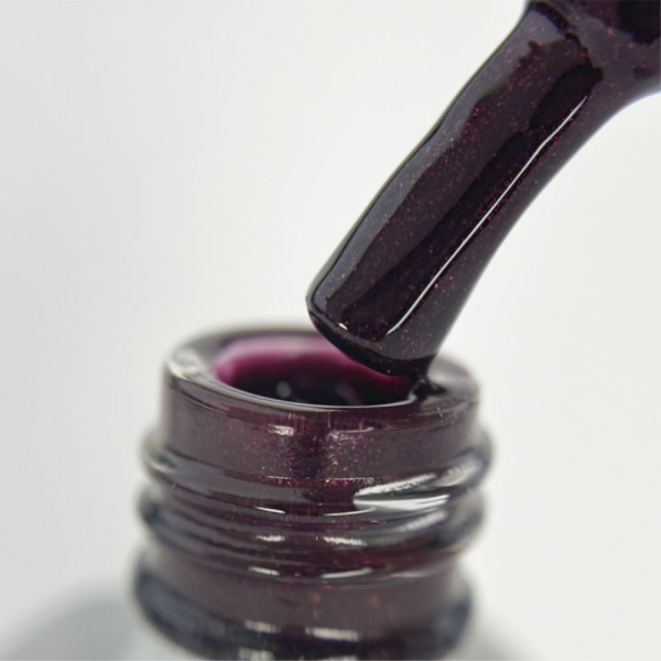 Гель-лак SAGA Professional Love Red №03, темно-сливовый с мелкими блестками, 10 мл