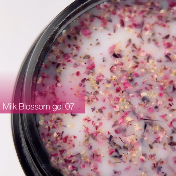DANNY Milk Blossom Gel №07 - конструирующий гель, молочно-розовый с сухоцветами, 15 мл