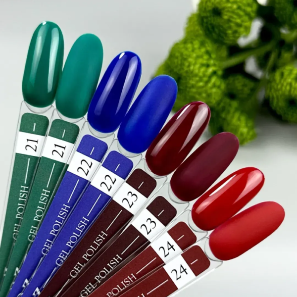 Гель лак Crooz Gel Polish №024, темно-червоний, 8 мл