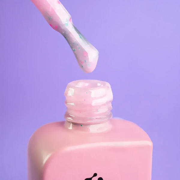 База камуфлююча DNKa Cover Rubber Base French New Formula №0057 Candy, рожева із конфеті, 12 мл