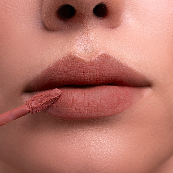 Помада оксамитова матова ZOLA Velour Lip Souffle 03 Toffee, іриска