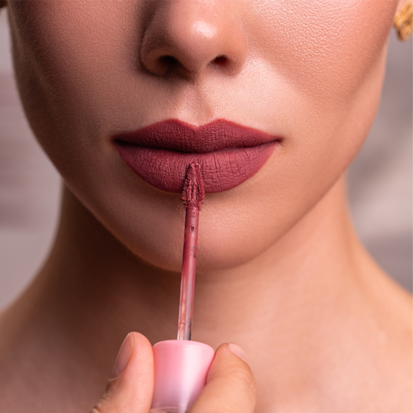 Помада оксамитова матова ZOLA Velour Lip Souffle 05 Cozy Pink, теплий рожевий