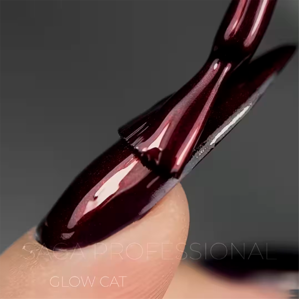 Гель-лак кошачий глаз SAGA Professional Glow Cat №01, спелая вишня, 10 мл