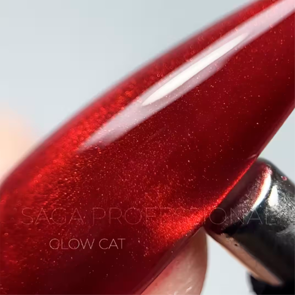 Гель-лак котяче око SAGA Professional Glow Cat №02, червоний, 10 мл