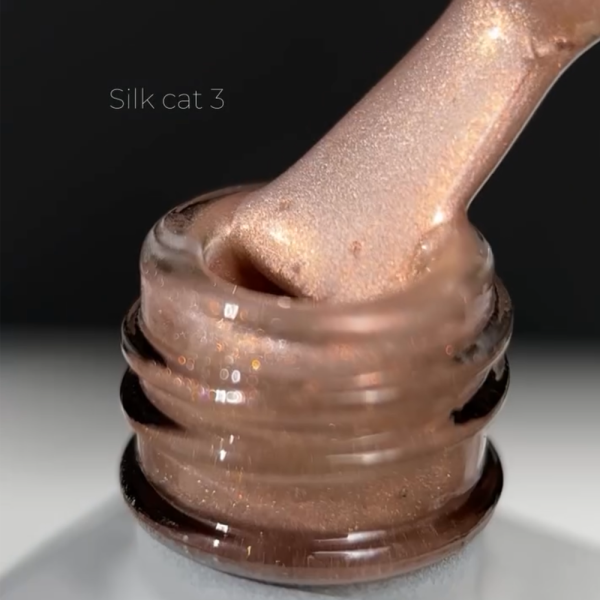 Гель-лак кошачий глаз SAGA Professional Silk Cat №03, с розовым отливом, 10 мл