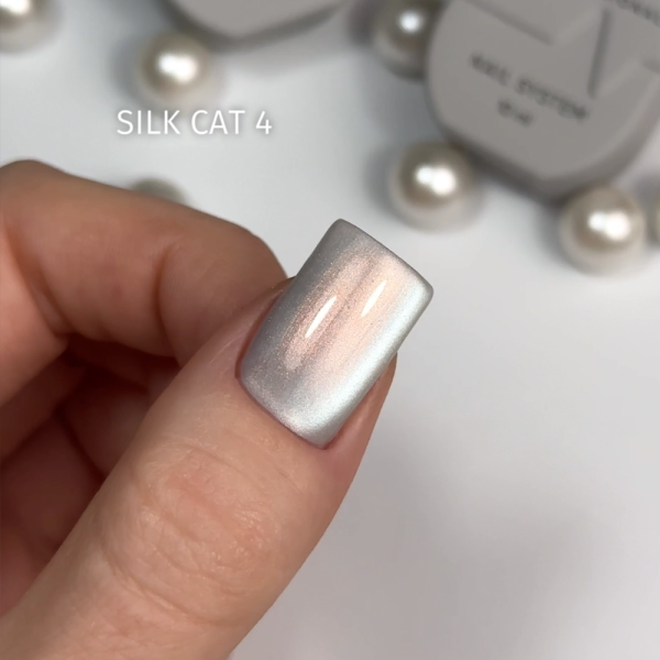 Гель-лак кошачий глаз SAGA Professional Silk Cat №04, с розово-золотым отливом, 10 мл
