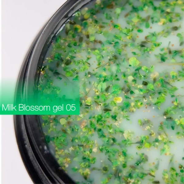 DANNY Milk Blossom Gel №05 - конструюючий гель, молочний із зеленими сухоцвітами, 15 мл