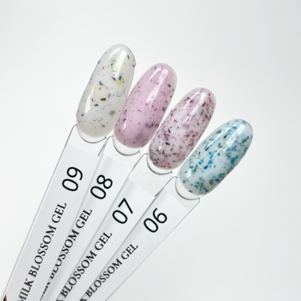 DANNY Milk Blossom Gel №06 - конструирующий гель, молочный с голубыми сухоцветами, 15 мл