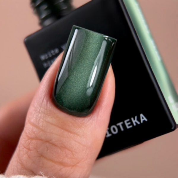 Гель-лак котяче око Biblioteka Cat Eye №04 Forest Beam, смарагдовий, 10 мл