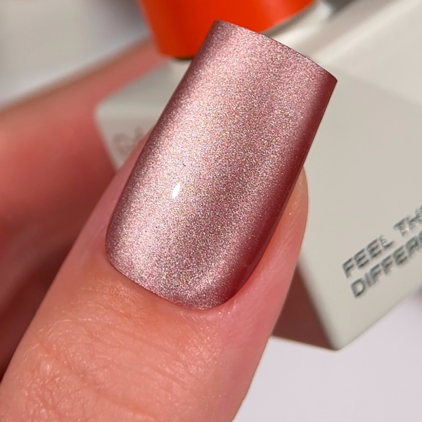 Гель-лак кошачий глаз GEMELY Cat Color №020, пудрово-розовый, 6 мл